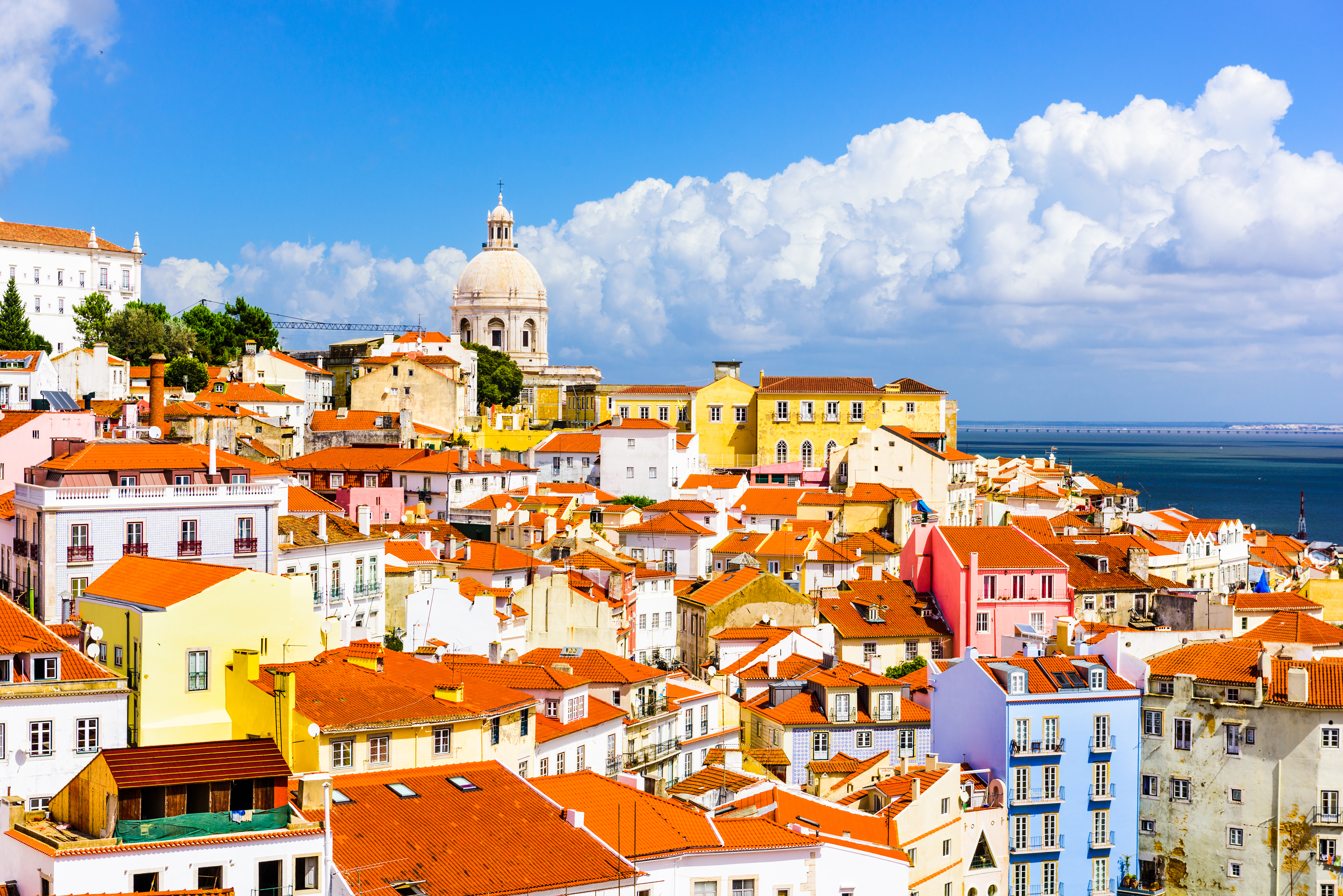 Лиссабон, столица Португалии, ВНЖ которой могут получить иностранцы