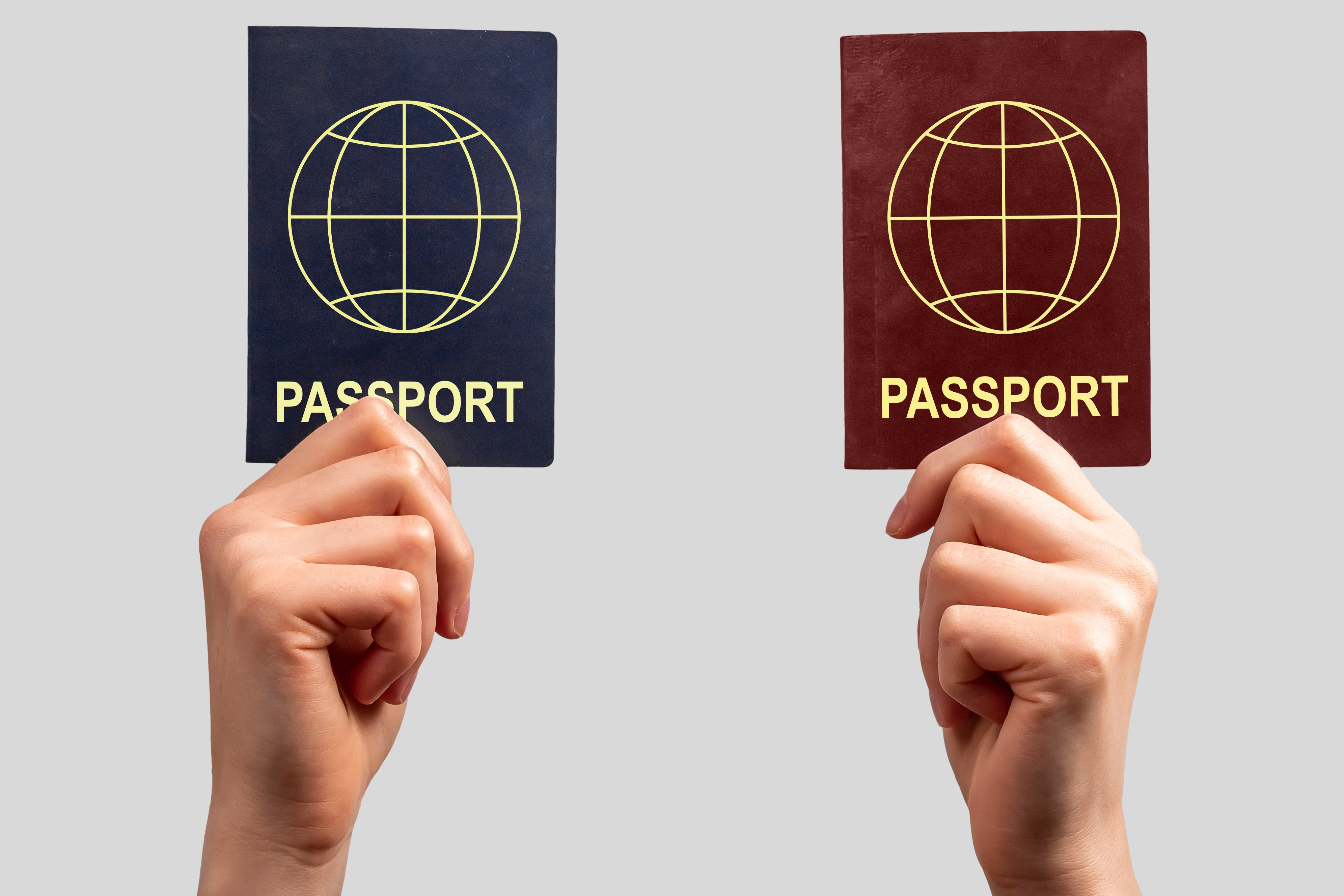 Два паспорта, которые могут иметь владельцы второго и двойного гражданства